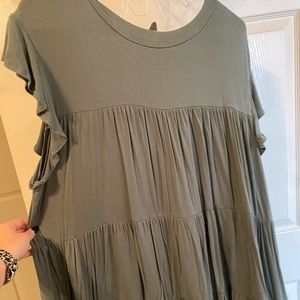 Size Medium, Green short sleeve dress